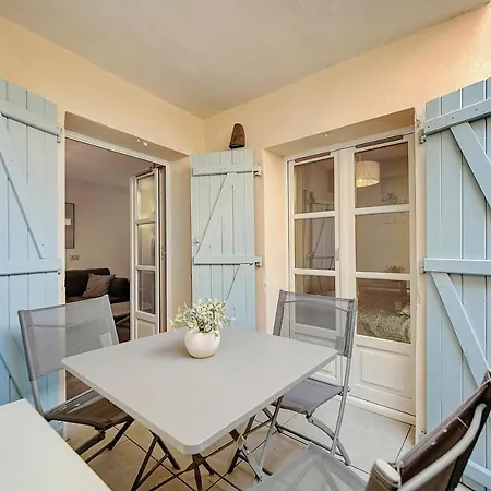 Immeuble Aux Fleurs-200m Des Plages - 4 Min Palais - Verriere Cote D'azur Apartment *